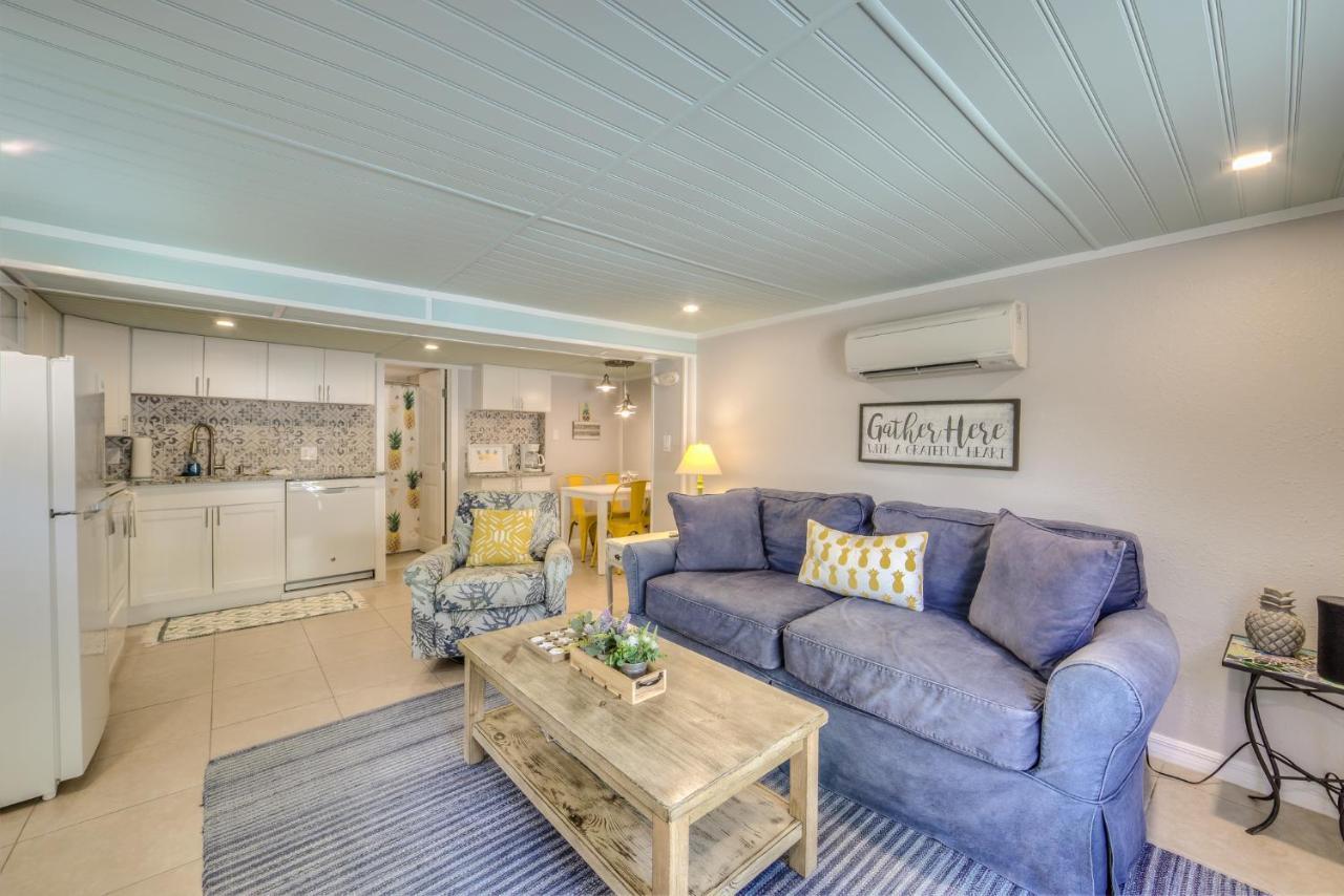Matanzas Retreat On The Canal Fort Myers Beach Exterior photo