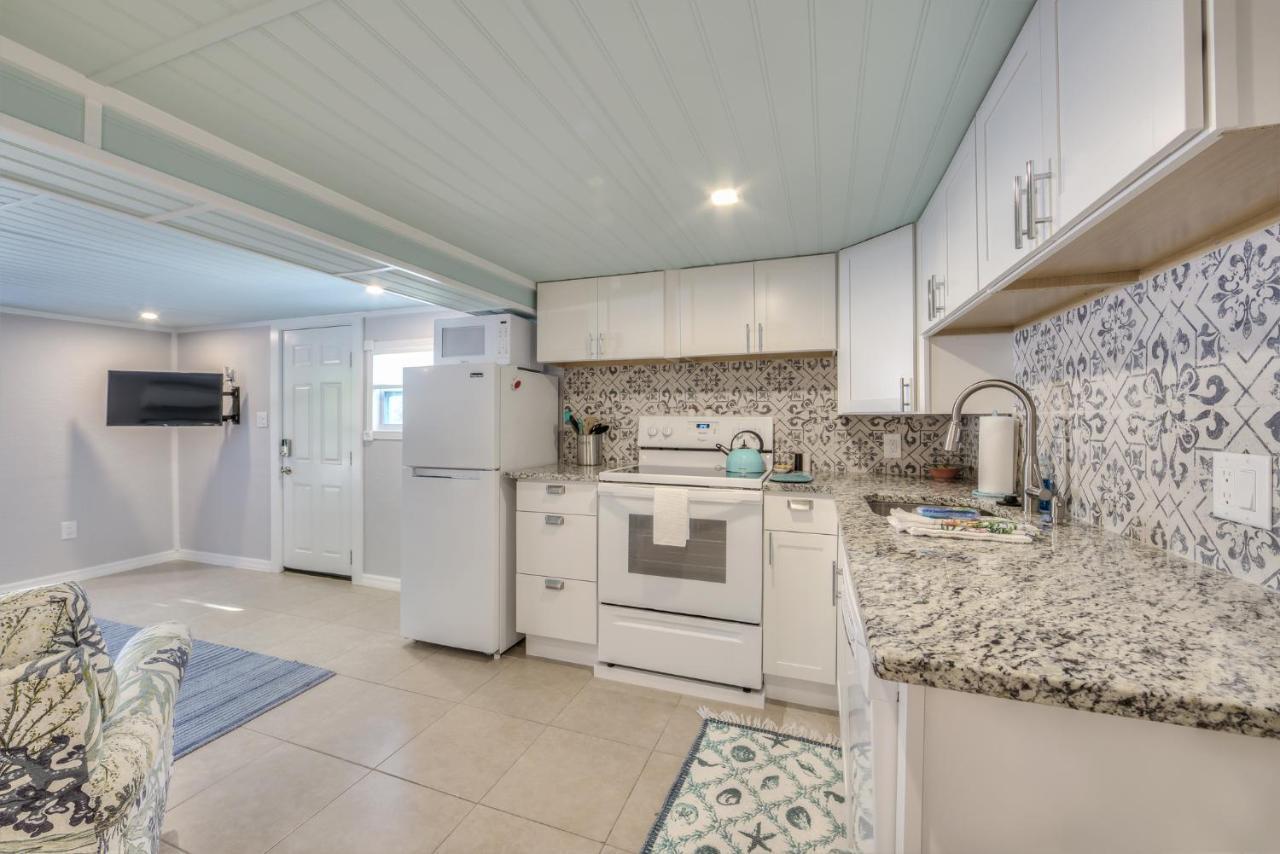 Matanzas Retreat On The Canal Fort Myers Beach Exterior photo