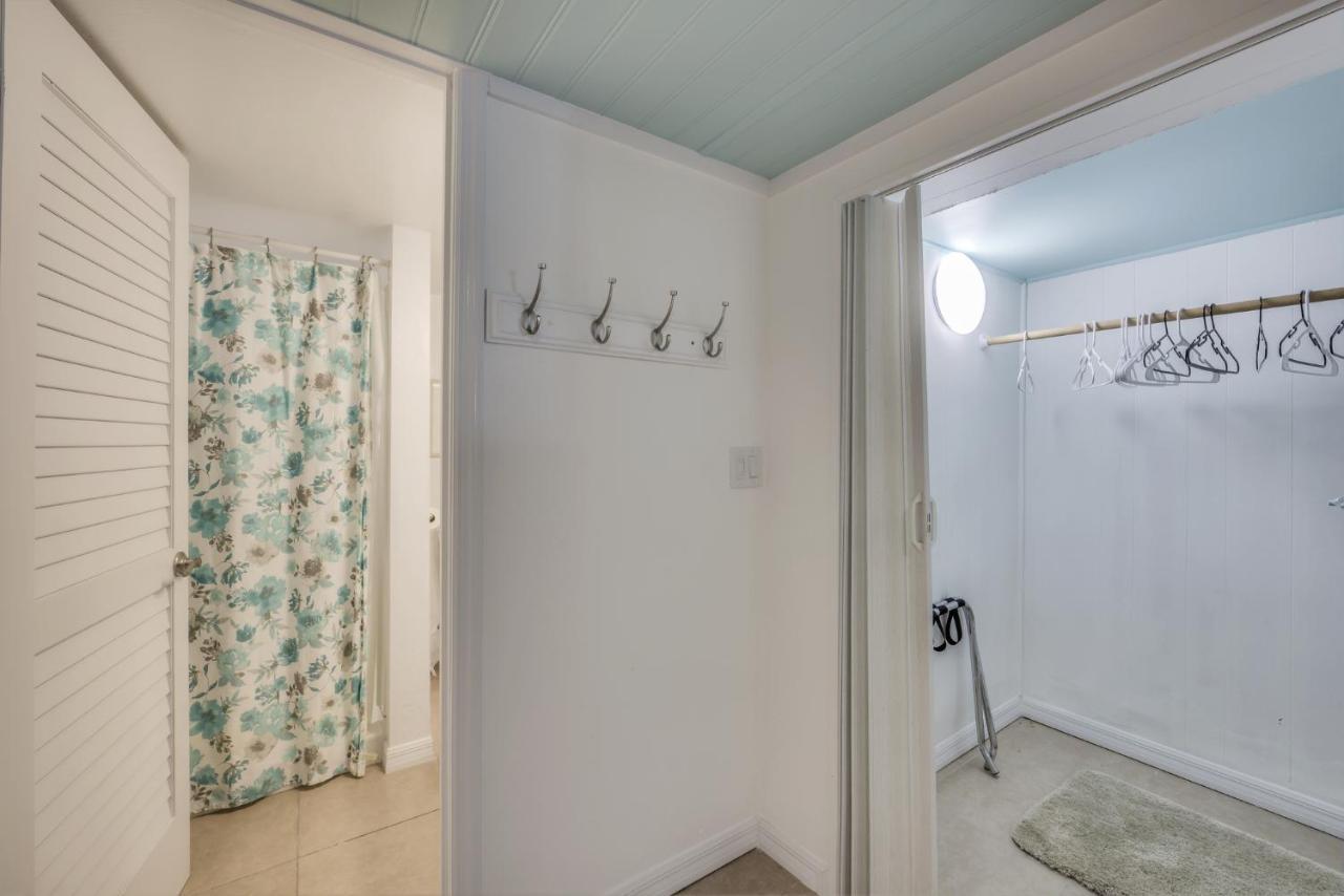 Matanzas Retreat On The Canal Fort Myers Beach Exterior photo